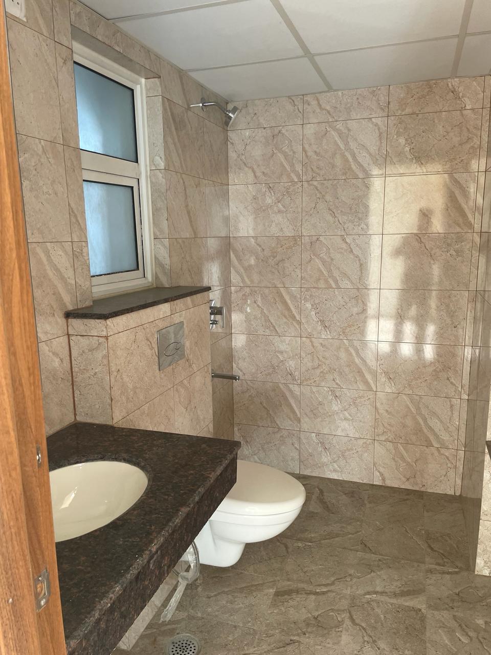 3 BHK Flats for Resale in Experion Capital, Vibhuti Khand: Luxury Living in Lucknow
