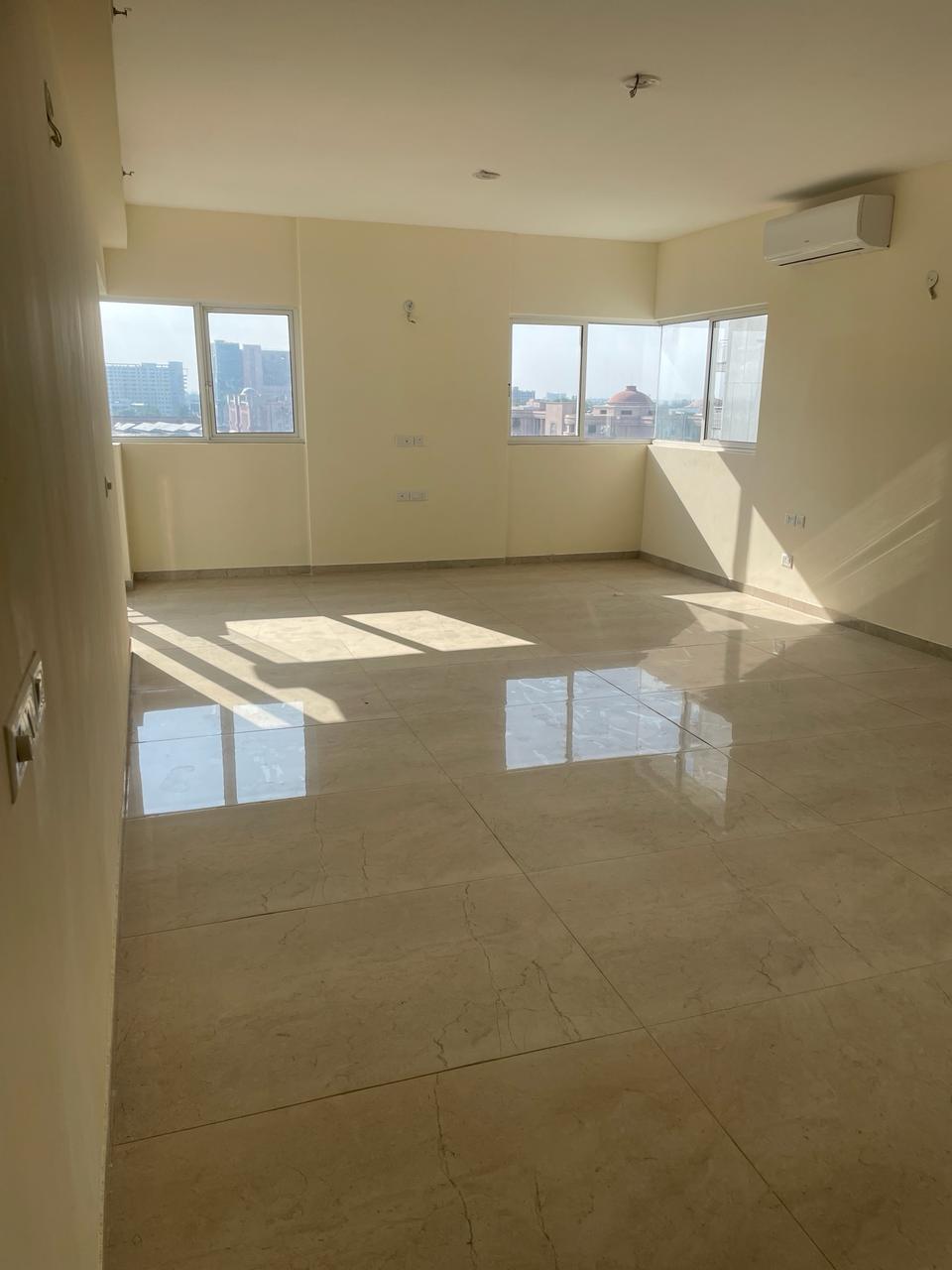 3 BHK Flats for Resale in Experion Capital, Vibhuti Khand: Luxury Living in Lucknow