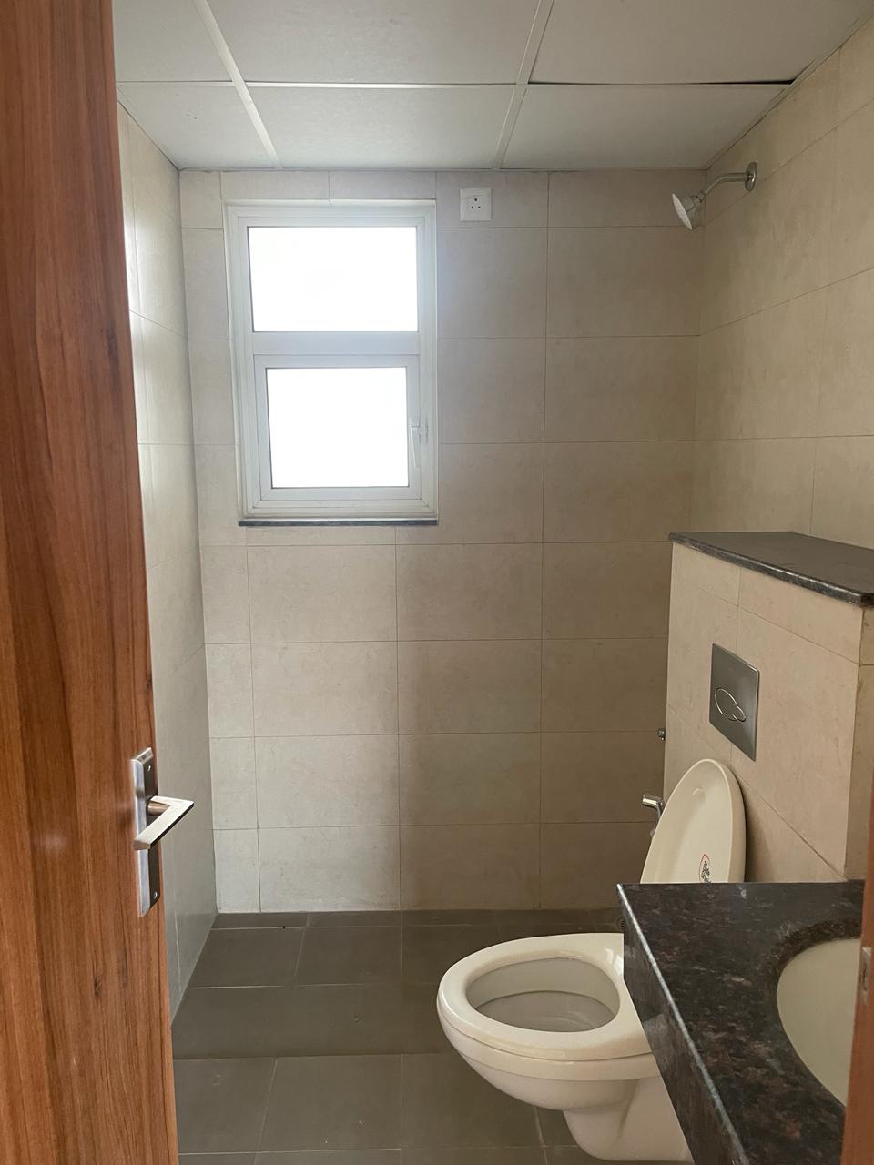 3 BHK Flats for Resale in Experion Capital, Vibhuti Khand: Luxury Living in Lucknow