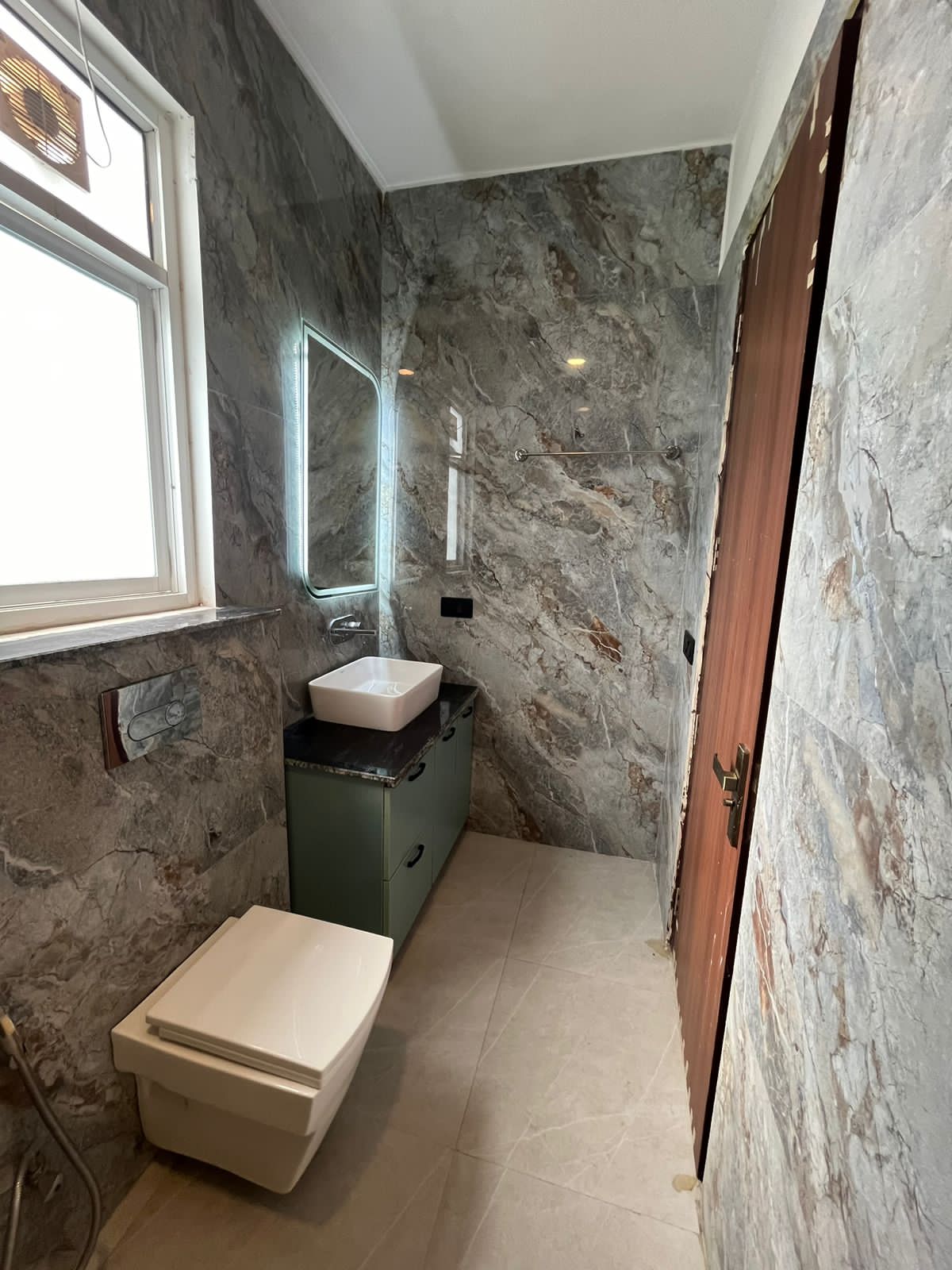 4 BHK Flats for rent in Ansal API Esencia, Sector 67 Gurgaon