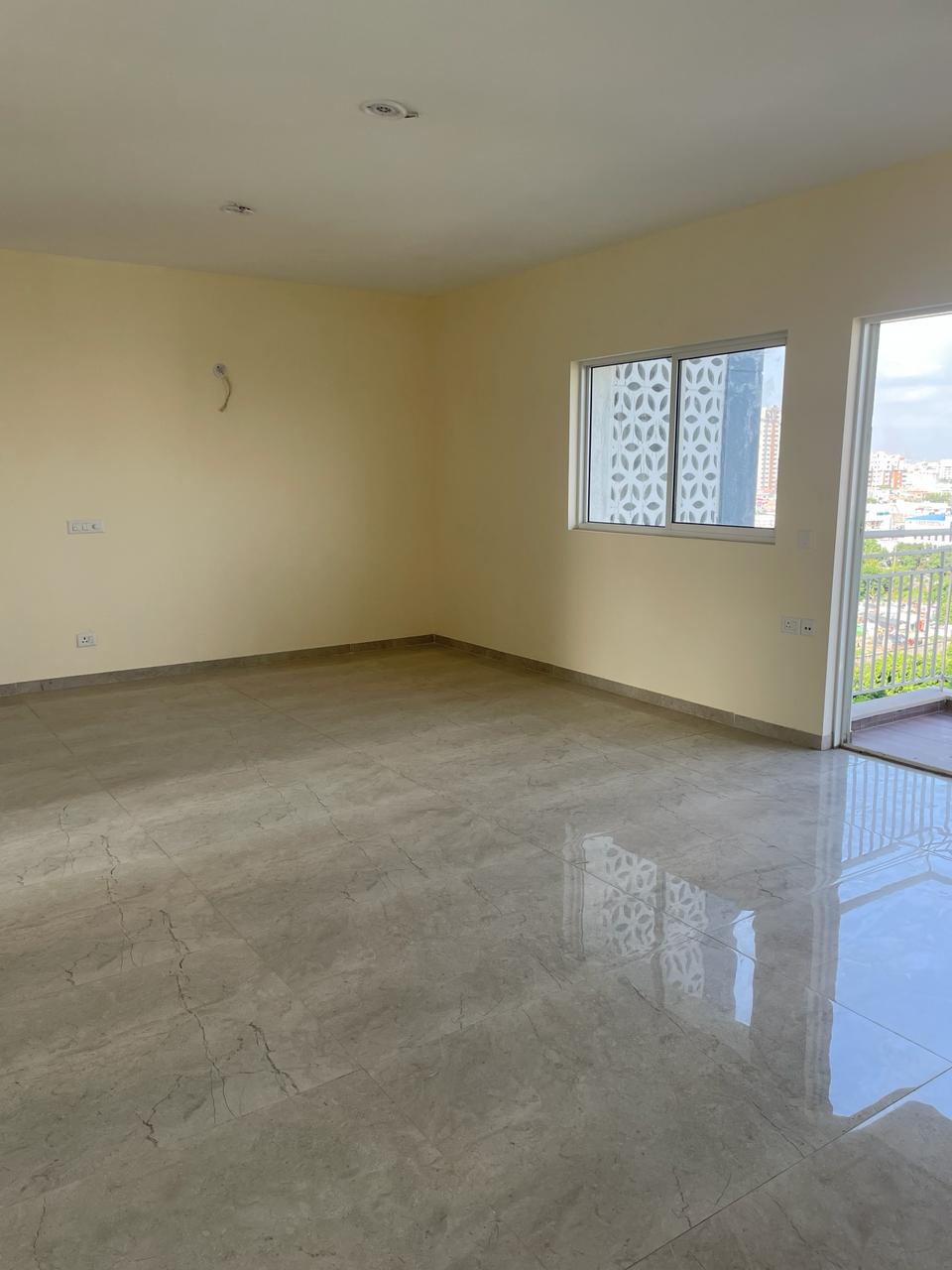 3 BHK Flats for Resale in Experion Capital, Vibhuti Khand: Luxury Living in Lucknow