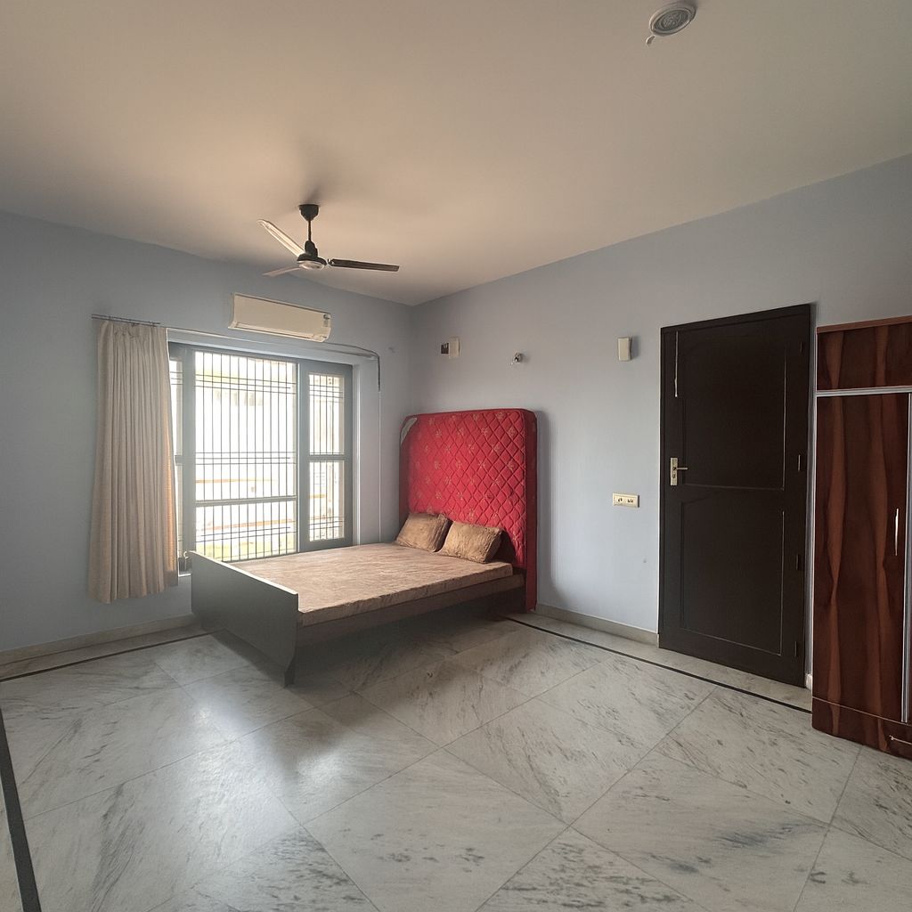 Independent Floor for rent