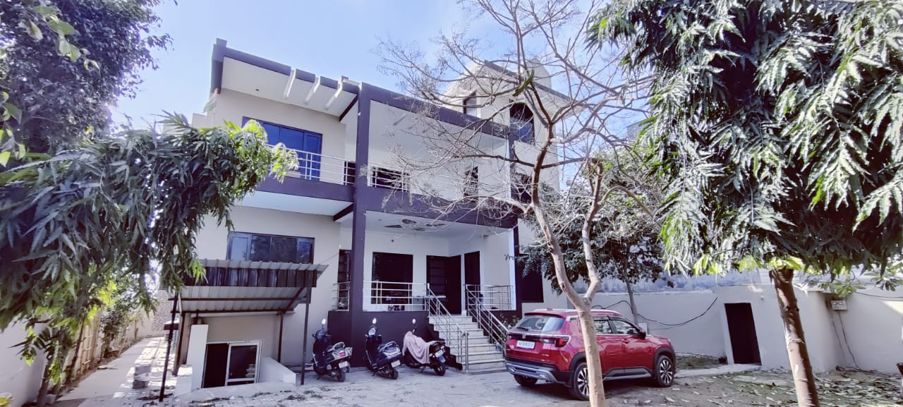 Independent Floor for rent