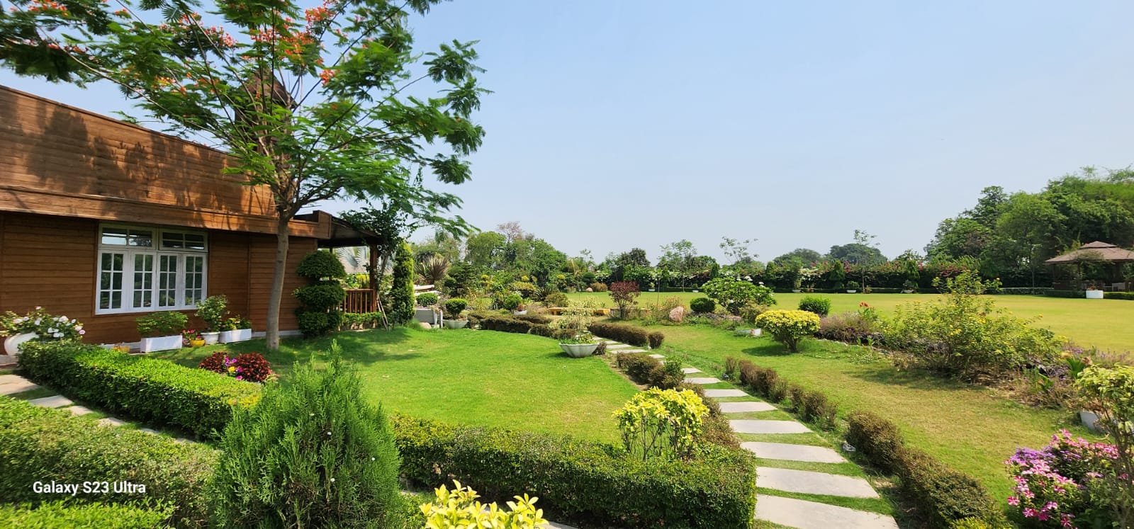 Saketa Rama: Luxurious Farmhouses Near Lucknow for Elite Living