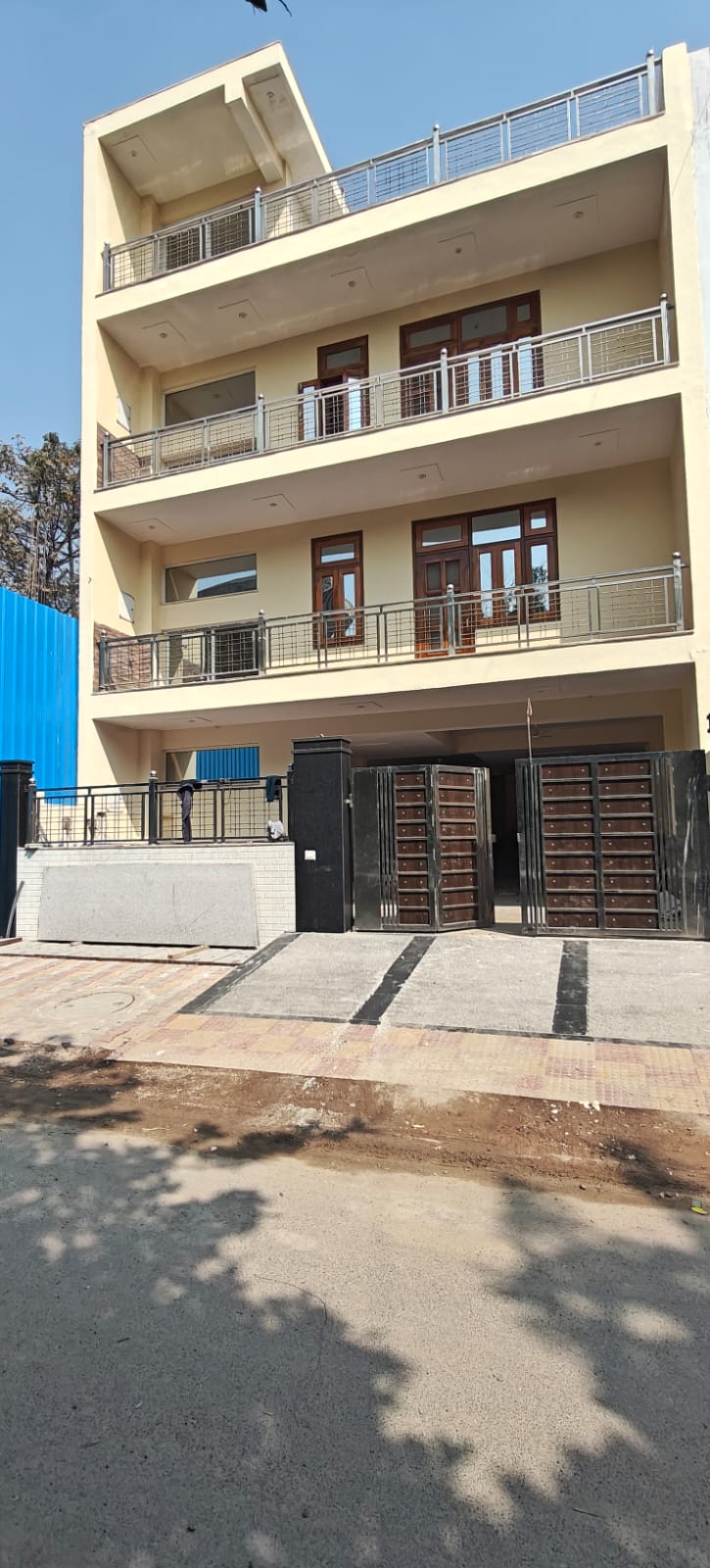 PG & 1 BHK available for Girls &Boys in Greater Noida