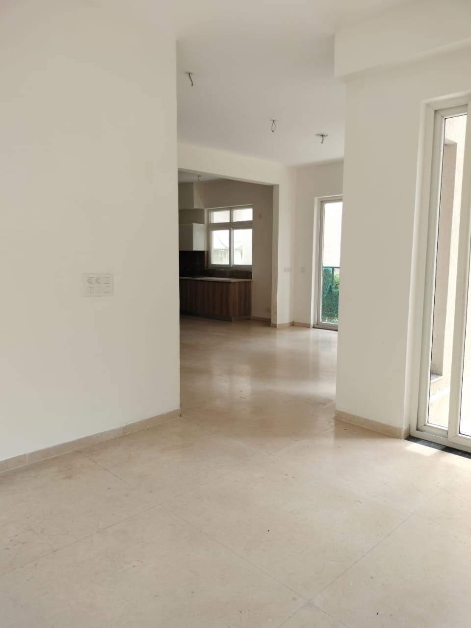 Independent 495 Sq.yd Ground Floor For Sale – BPTP Amstoria Sector 102