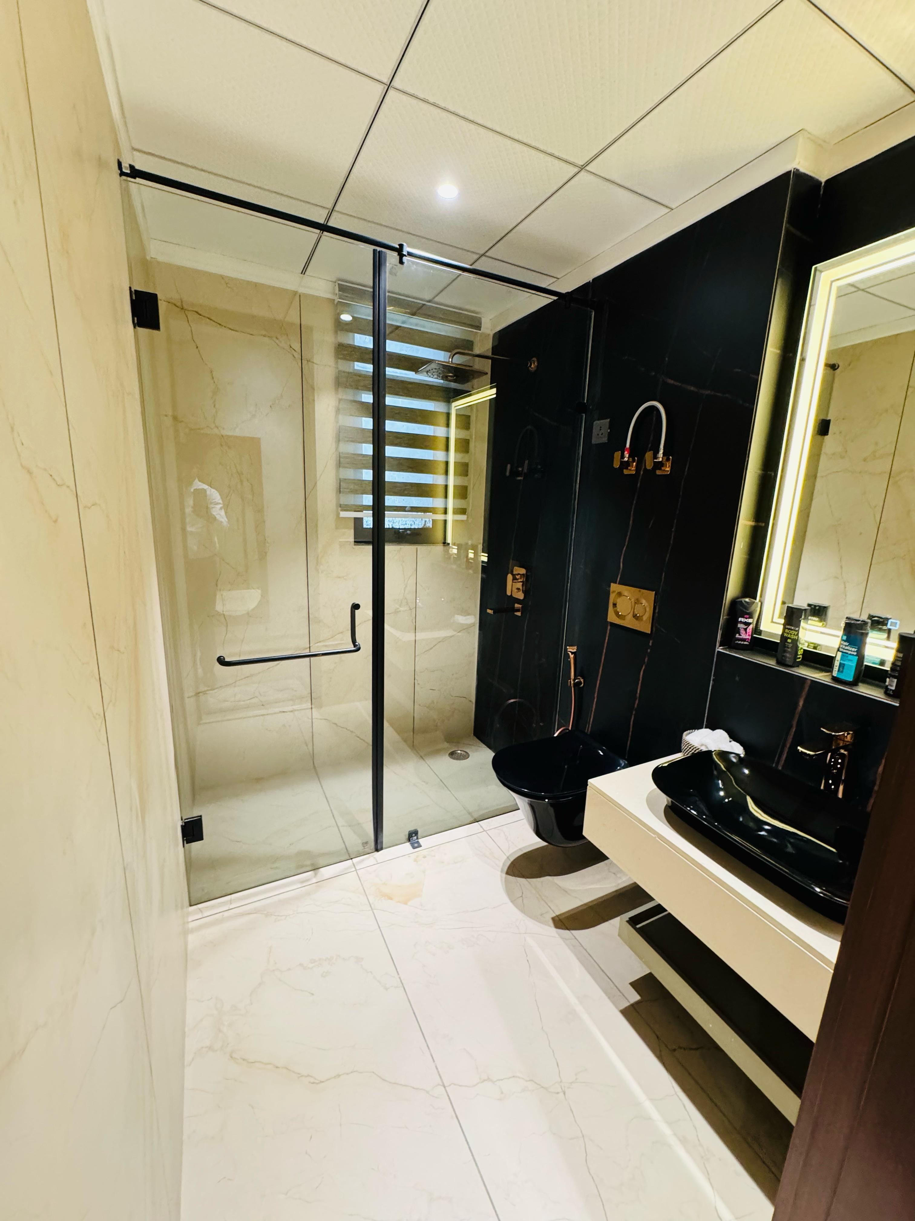 Oro Constella: Luxury Flats for Sale in Sushant Golf City, Lucknow