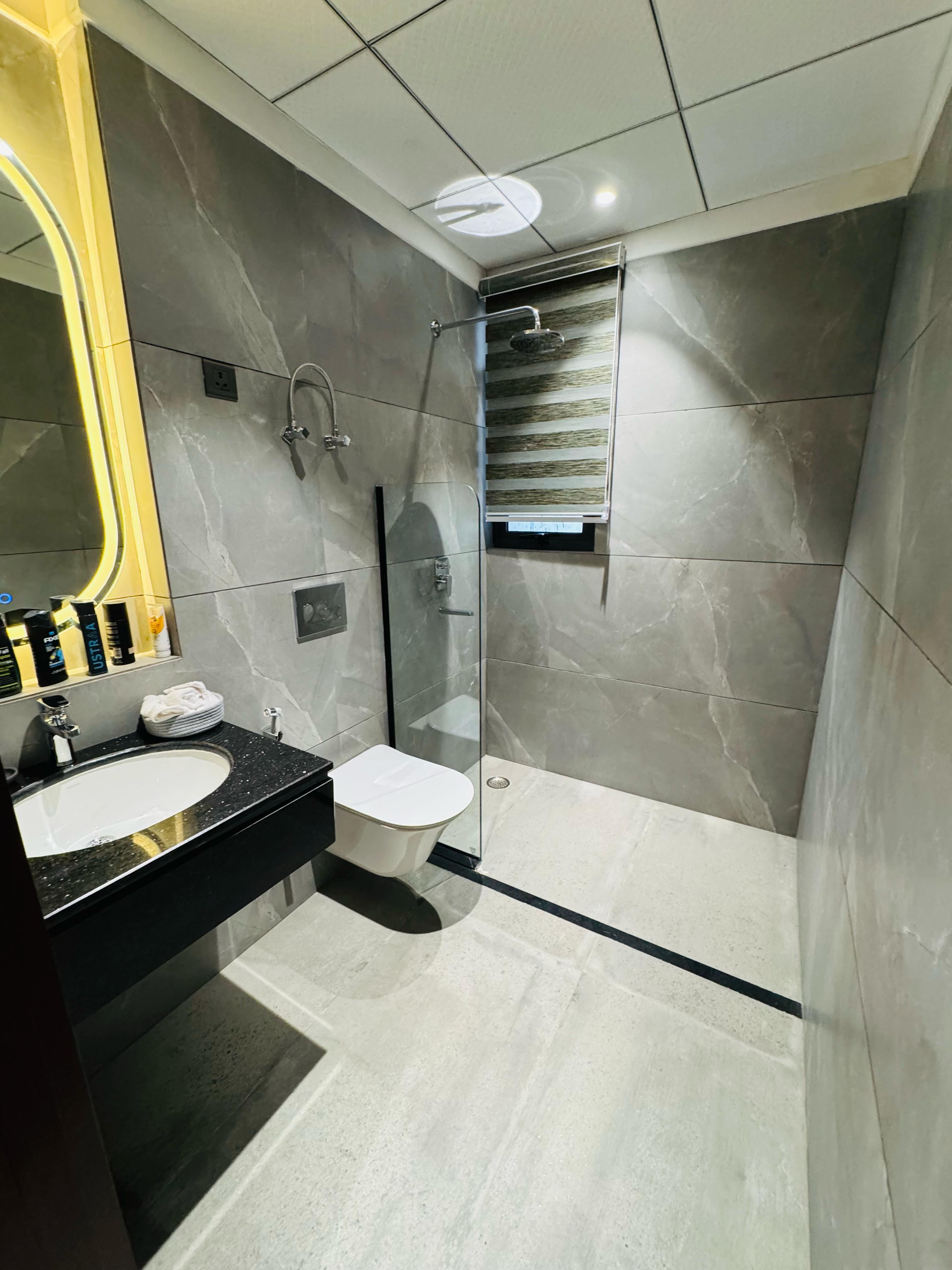 Oro Constella: Luxury Flats for Sale in Sushant Golf City, Lucknow