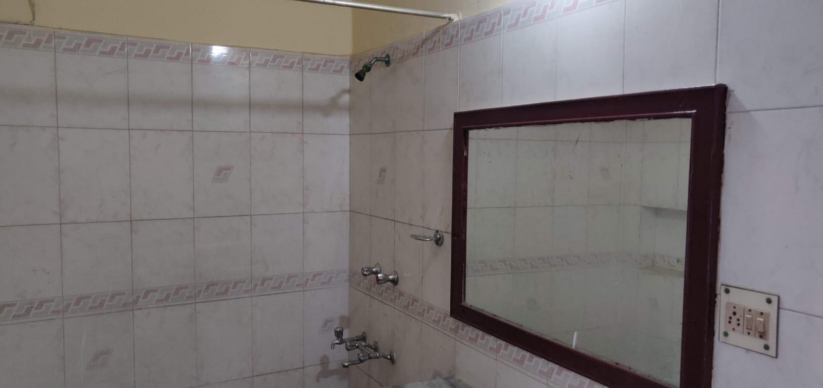 Semi Furnished 3BHK Independent House for Rent in Aliganj Sector E – Spacious, Affordable, and Prime Location
