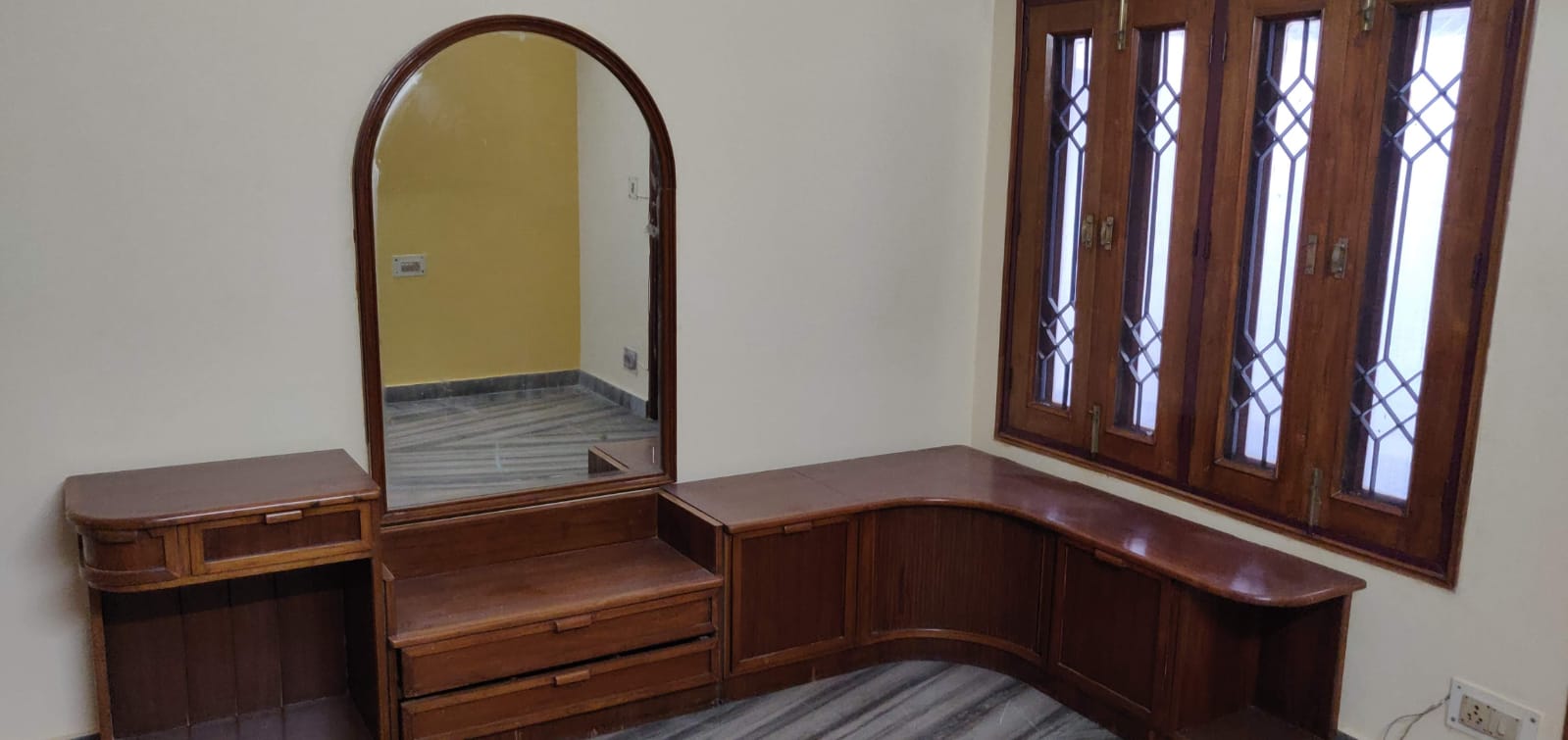 Semi Furnished 3BHK Independent House for Rent in Aliganj Sector E – Spacious, Affordable, and Prime Location