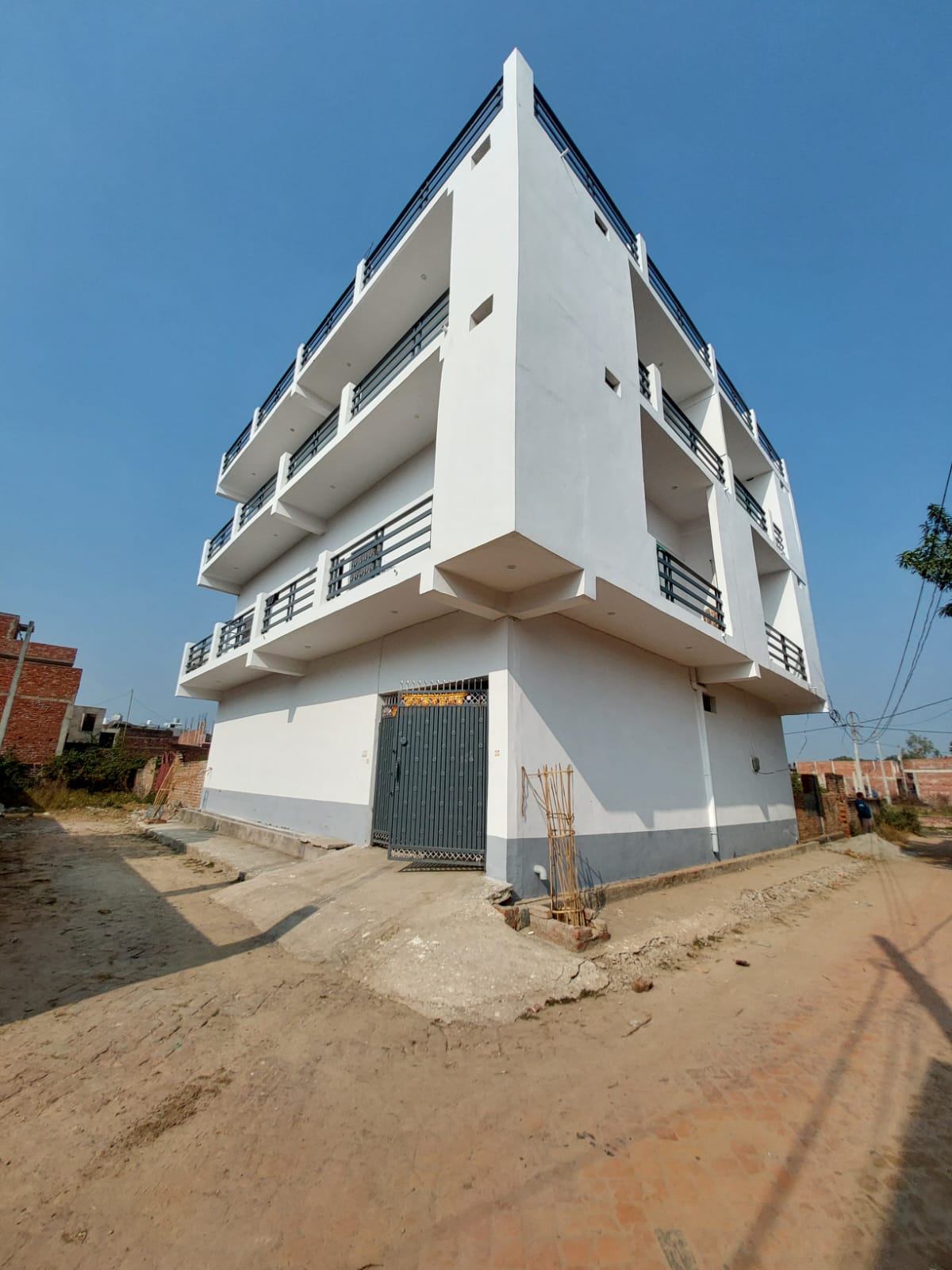 Spacious Home + Warehouse for Rent / Lease – Ideal for Business & Living
