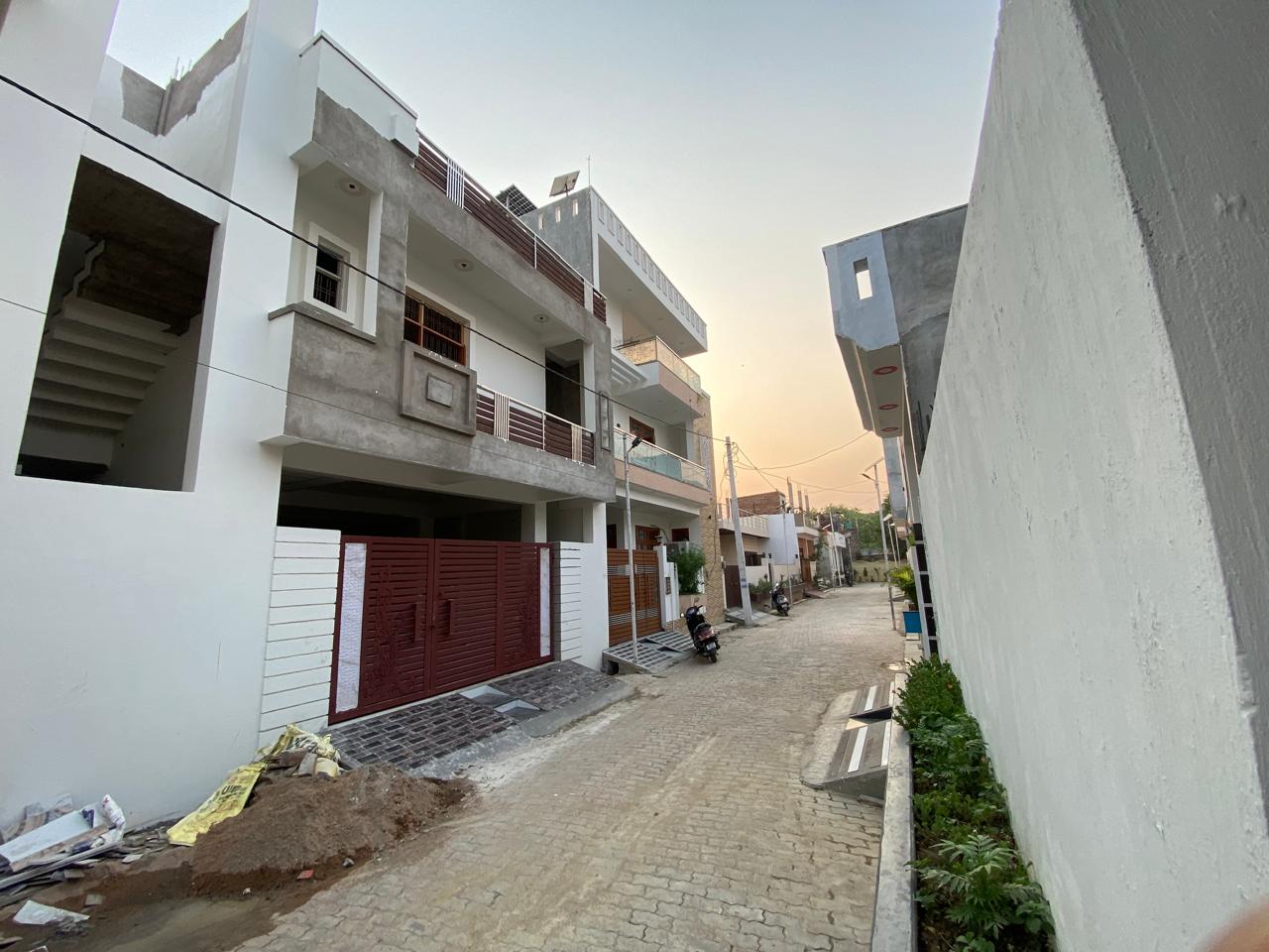 2200sqfeet Ready to Lease ,600m Distance NEAR MEDANTA HOSPITAL