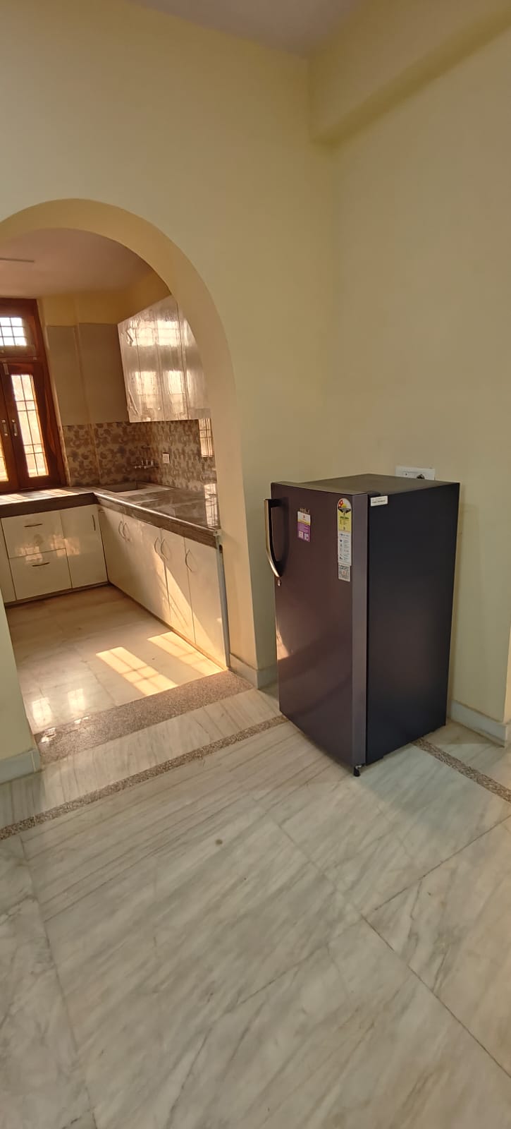 PG & 1 BHK available for Girls &Boys in Greater Noida