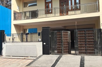 PG & 1 BHK available for Girls &Boys in Greater Noida