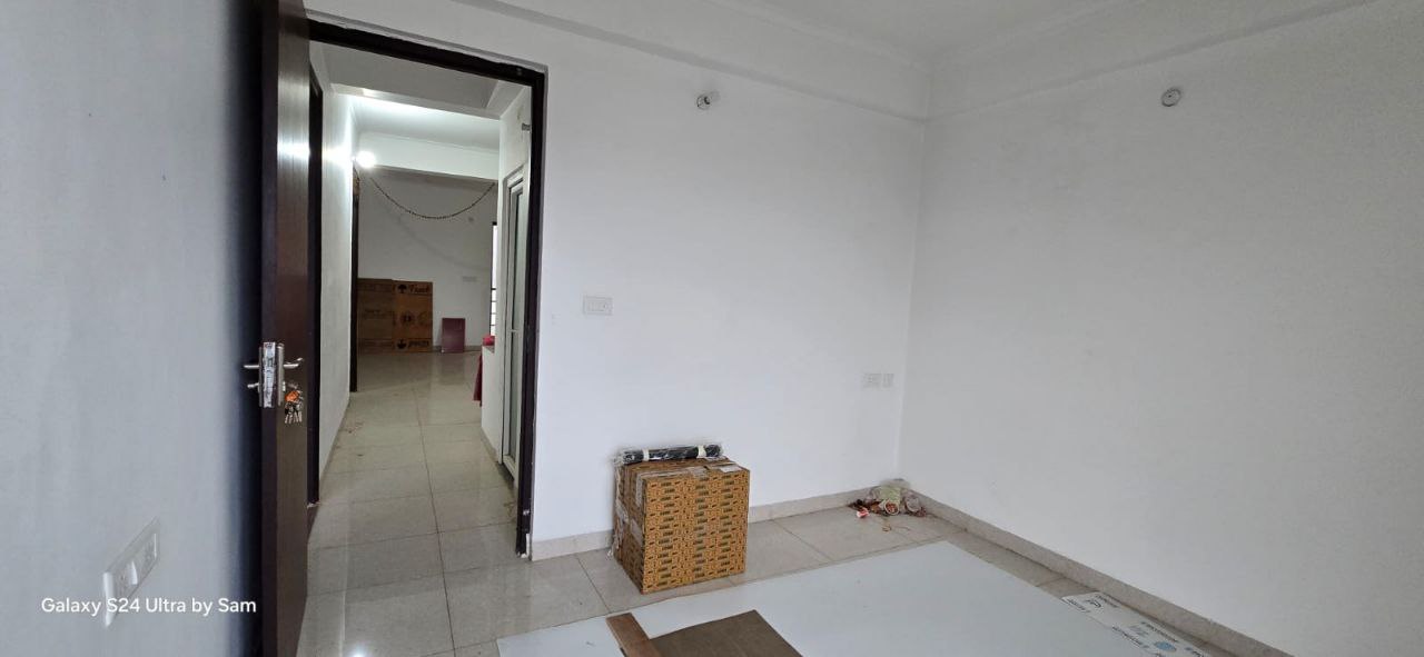 3-BHK Flat-Surat Residency-Vridavan Yojna, Shaheed Path