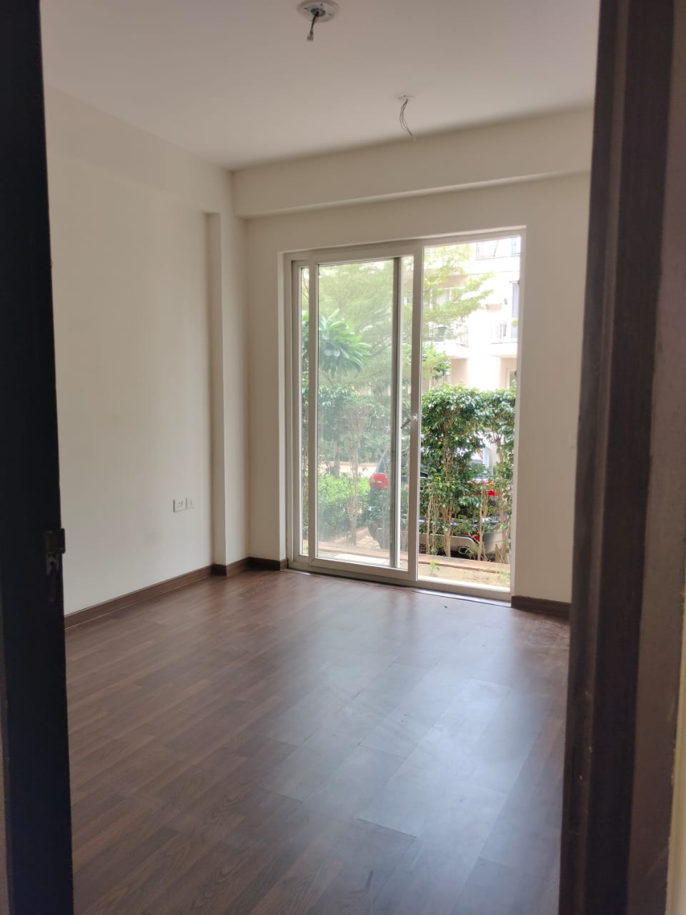 Independent 495 Sq.yd Ground Floor For Sale – BPTP Amstoria Sector 102