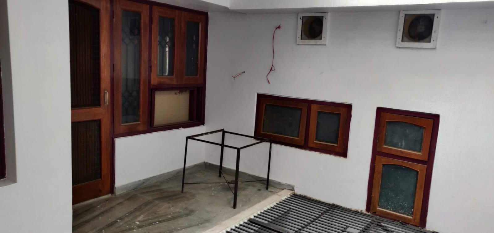 Semi Furnished 3BHK Independent House for Rent in Aliganj Sector E – Spacious, Affordable, and Prime Location