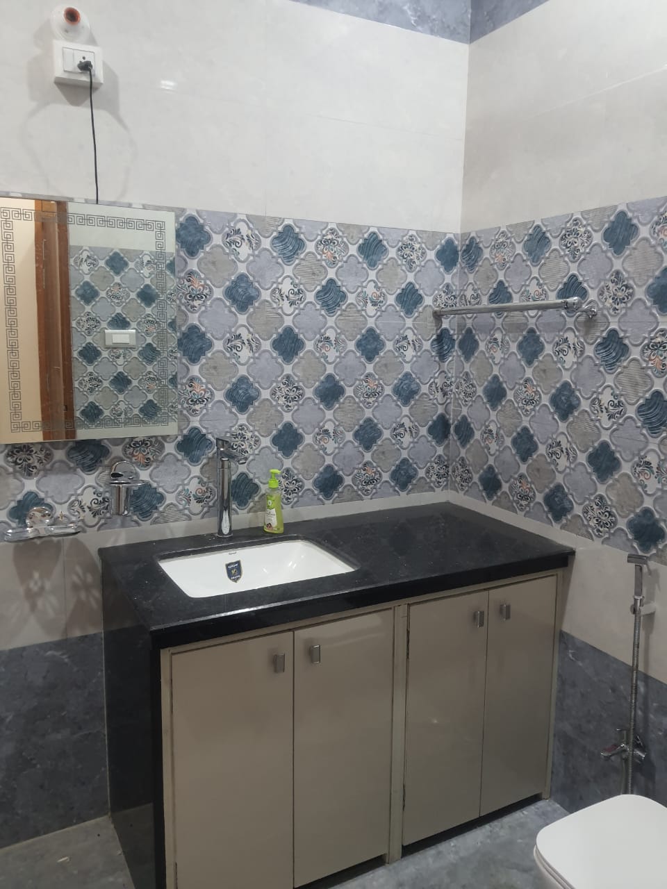 House for Rent in Sushant Golf City Lucknow: Semi Furnished 3 BHK Available for Government and Bank Employees