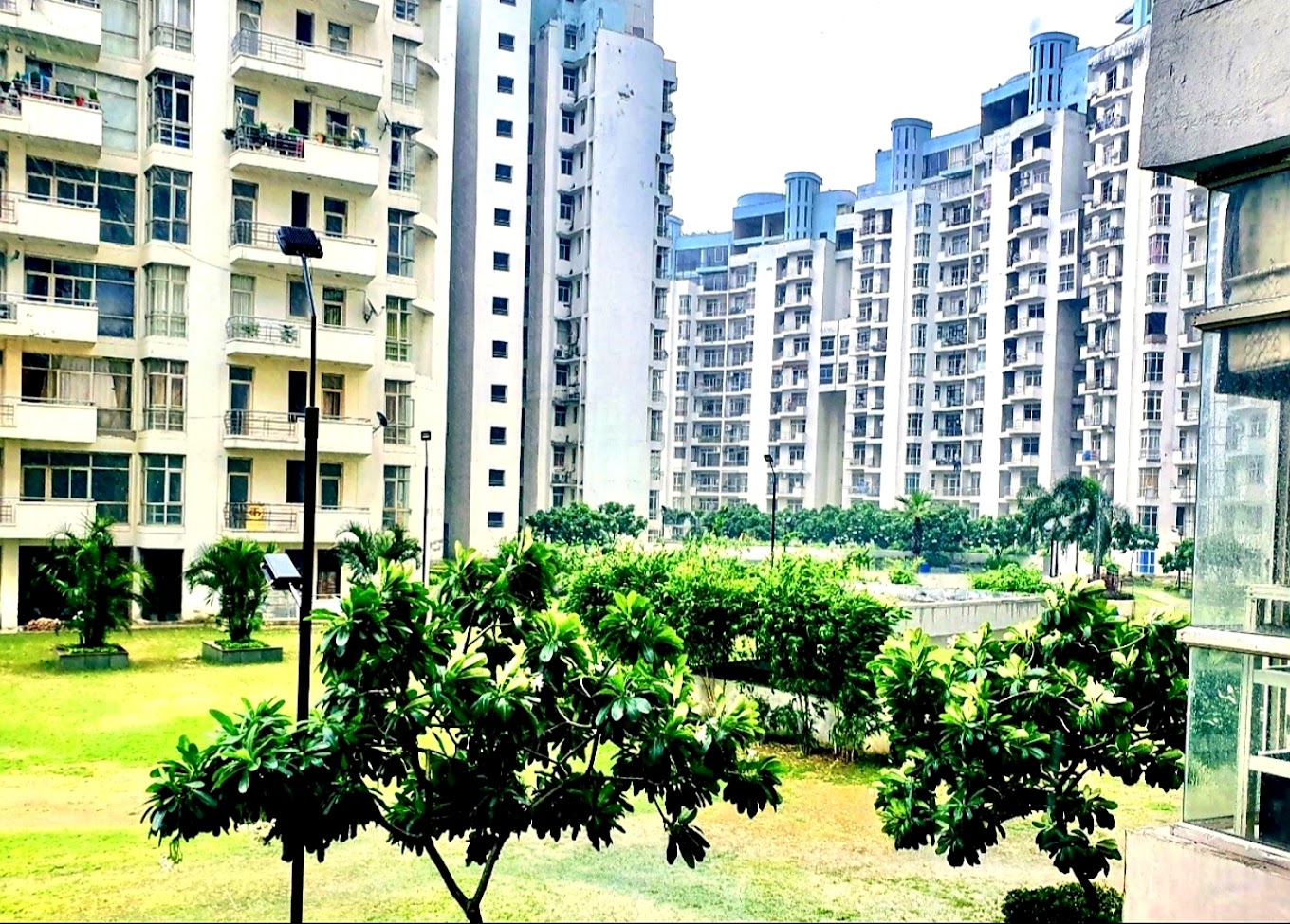 4 BHK Flats in Vibhuti Khand, Lucknow – Parsvnath Planet