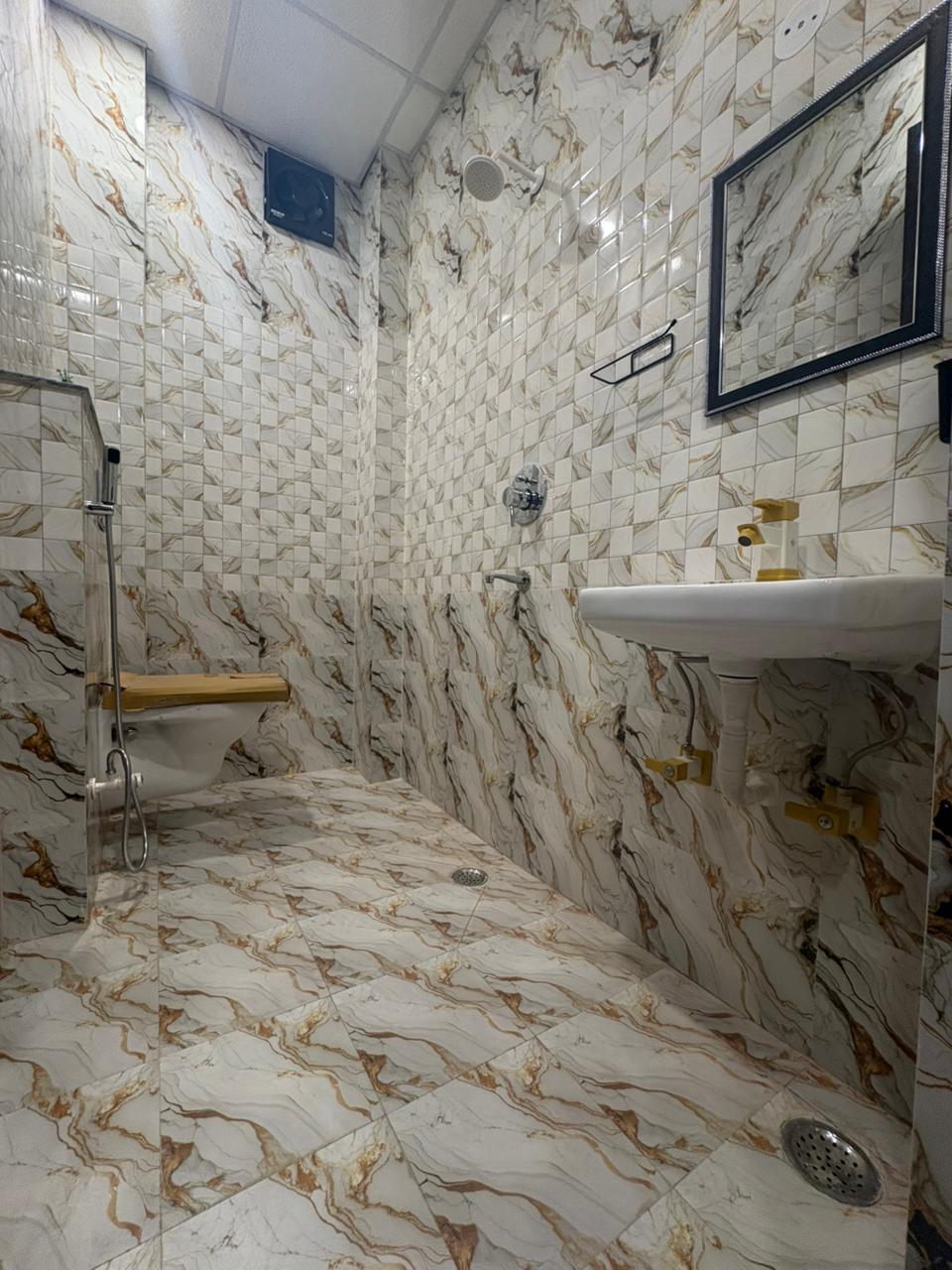 3 BHK Builder Floor for rent in Sector 45 Noida